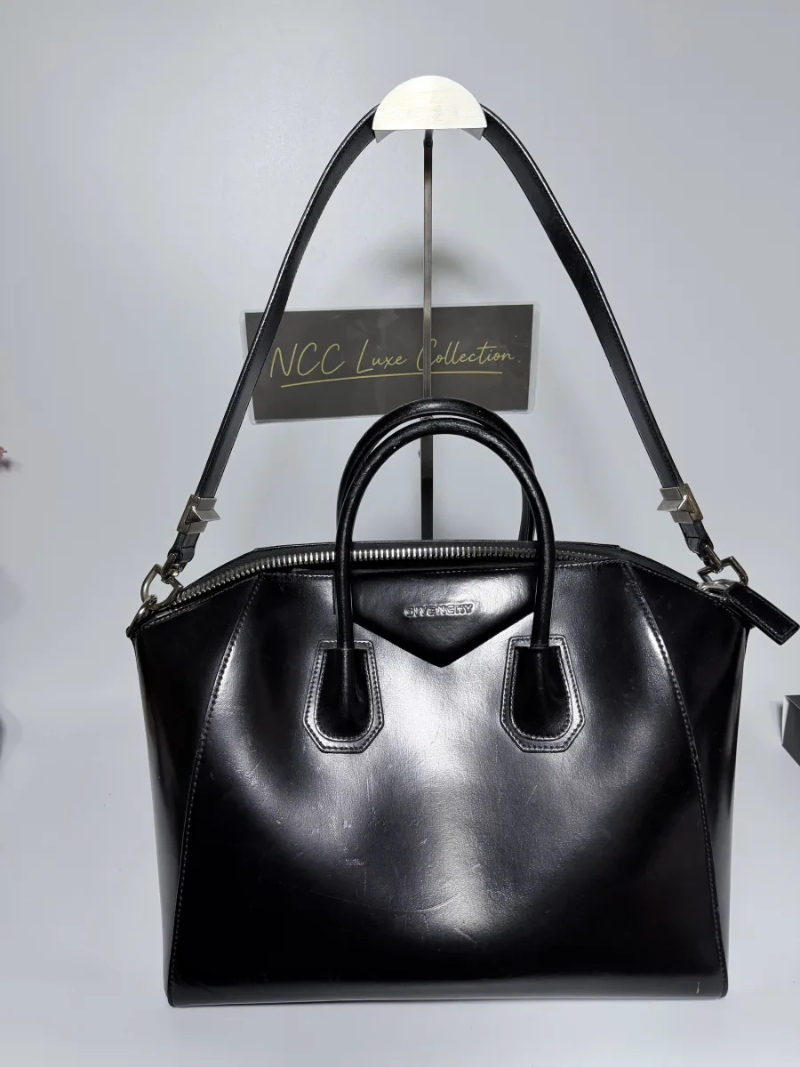 Givenchy Medium Antigona in Box Leather